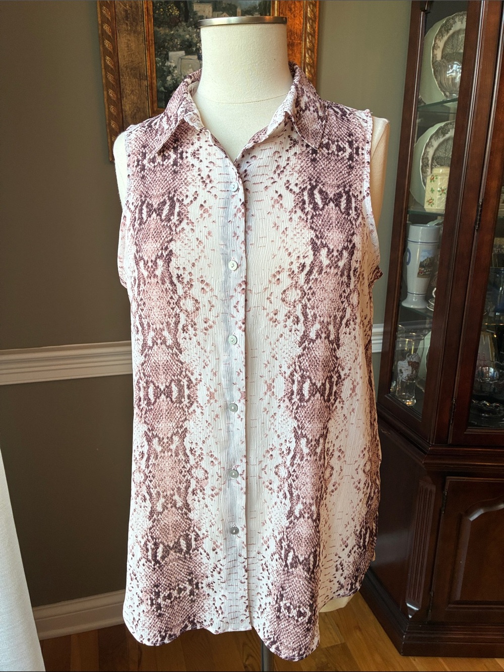 Rachel Zoe Sleeveless Button-Front Blouse in Pink Snake Print Size Small